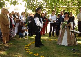 im Kreis mit allen.jpg